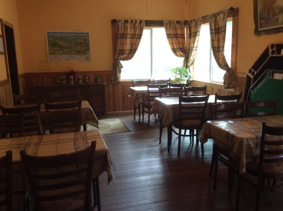 Hotel Midway Kültér fotó