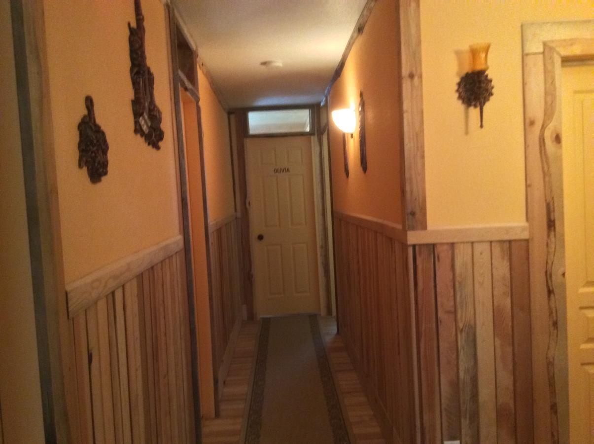 Hotel Midway Kültér fotó